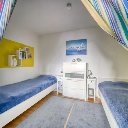 - Haus M, App 0m0703